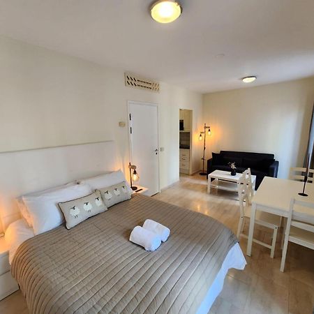 New With Ac Central Suites With Pool Access And Squash Courts! Sleeps Family Or 4 Guests Gibraltar Luaran gambar