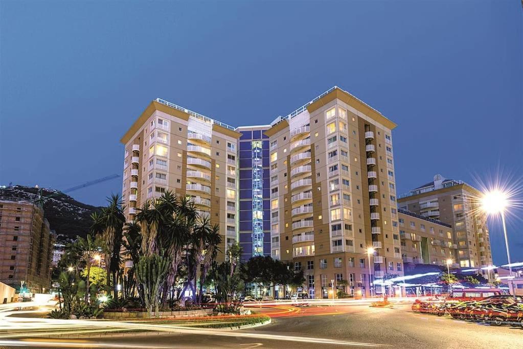 New With Ac Central Suites With Pool Access And Squash Courts! Sleeps Family Or 4 Guests Gibraltar Luaran gambar