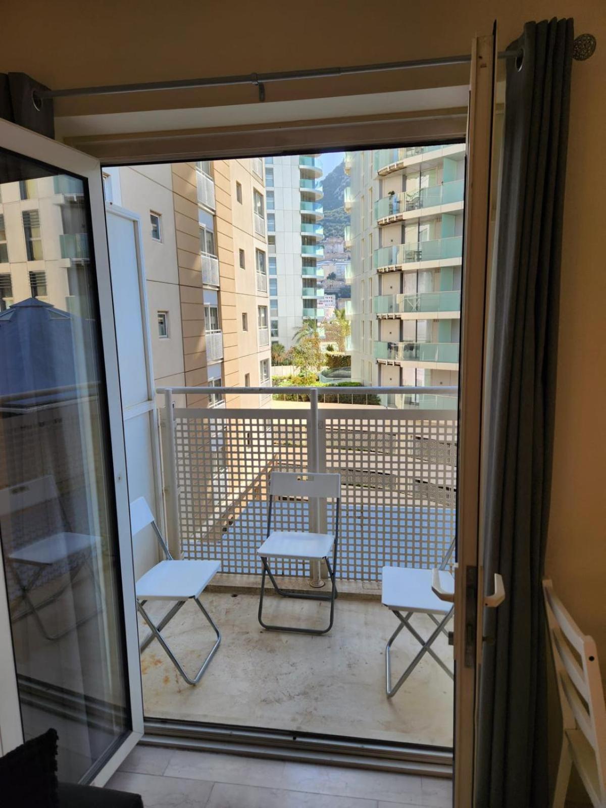 New With Ac Central Suites With Pool Access And Squash Courts! Sleeps Family Or 4 Guests Gibraltar Luaran gambar